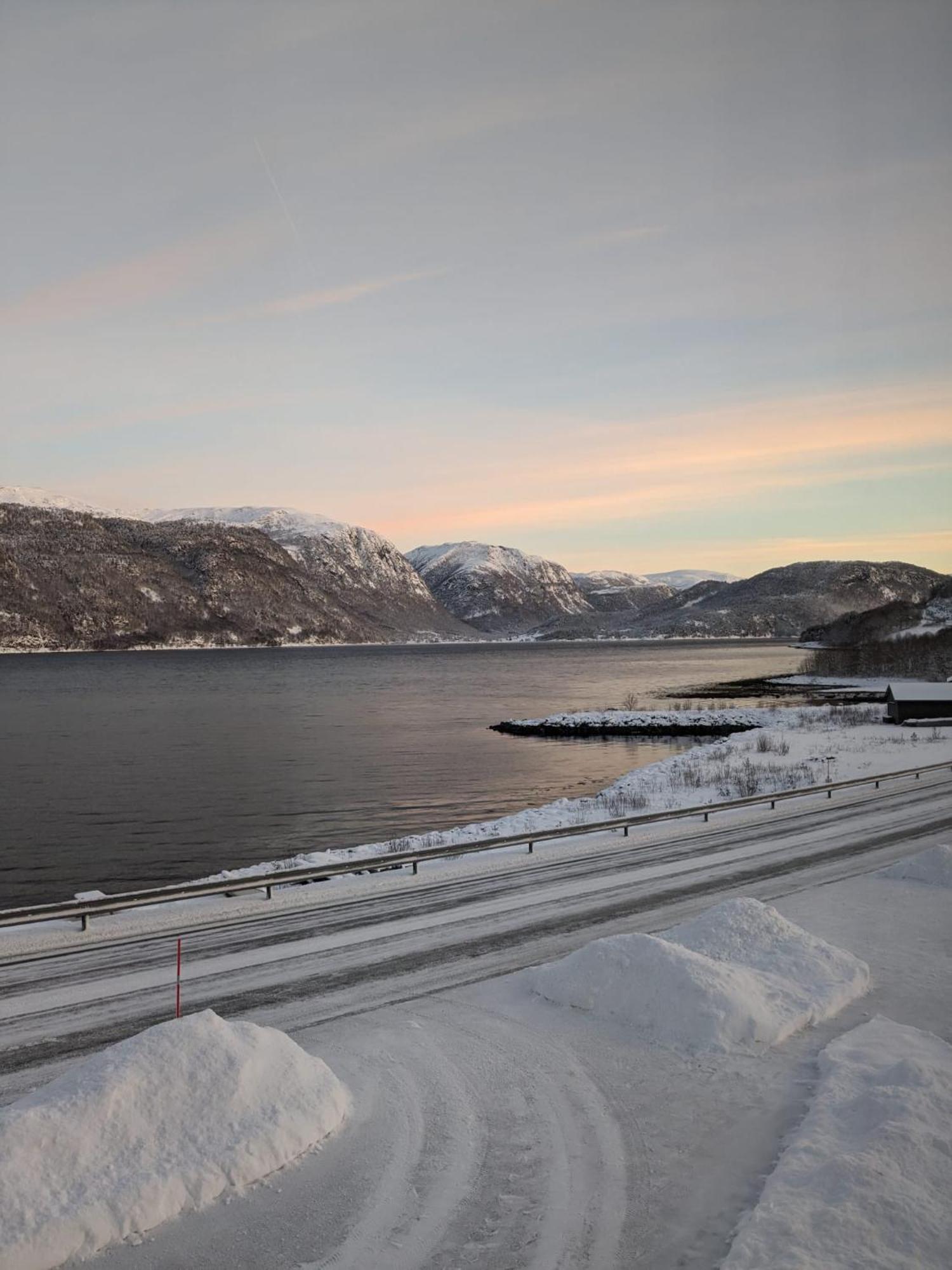 Overnatting Rodal Valsøybotn Eksteriør billede